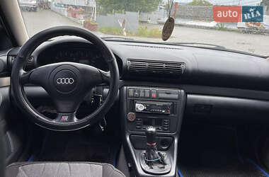 Седан Audi A4 1996 в 