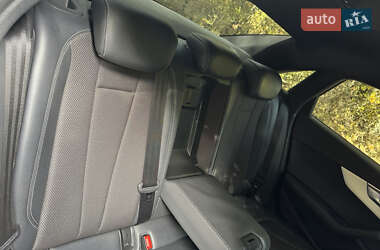 Седан Audi A4 2017 в 
