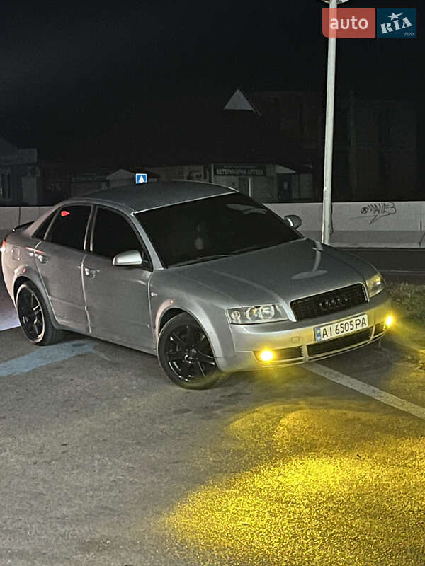 Седан Audi A4 2002 в Гребінках