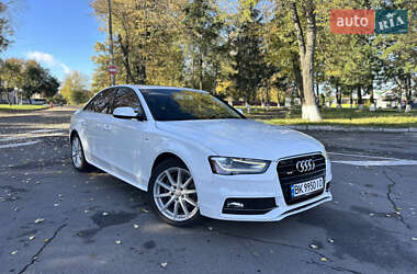 Седан Audi A4 2015 в 