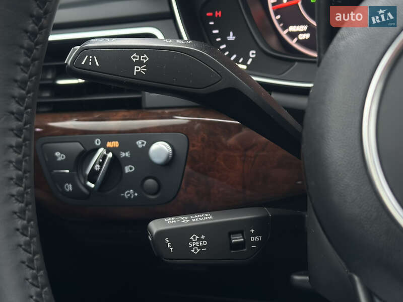 Седан Audi A4 2016 в Киеве