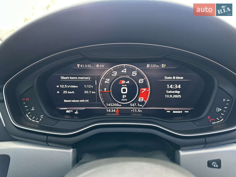 Седан Audi A4 2016 в Виннице