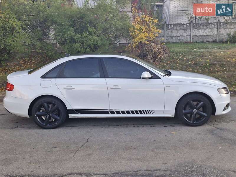 Седан Audi A4 2011 в Запорожье