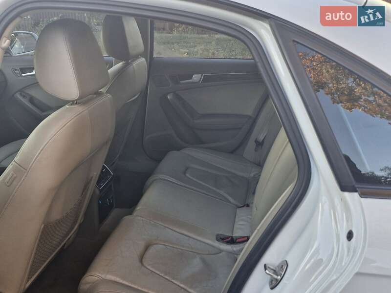 Седан Audi A4 2011 в Запорожье