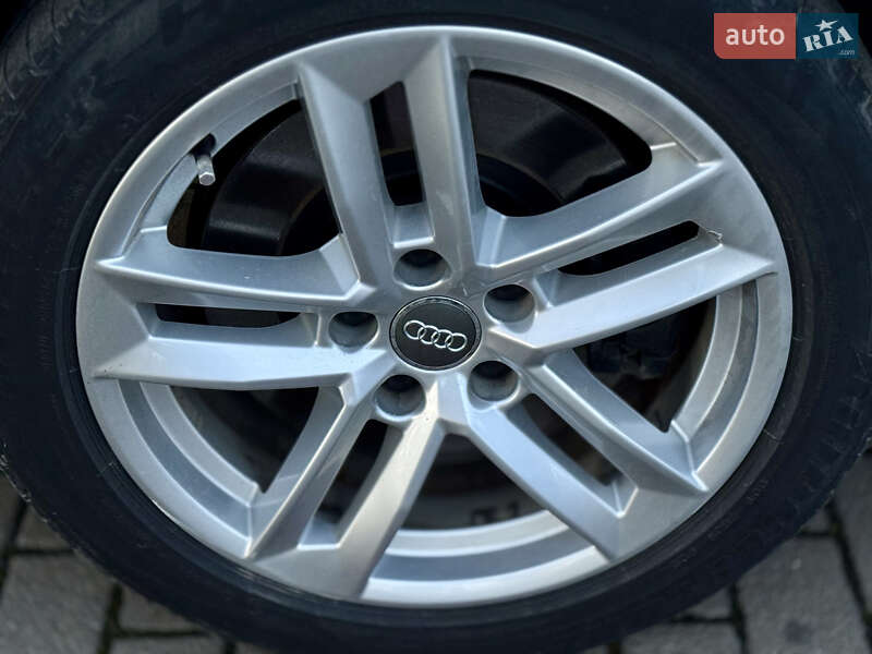 Седан Audi A4 2016 в Виноградові