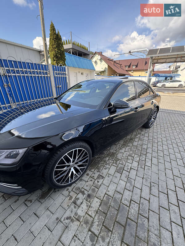 Седан Audi A4 2016 в Виноградові