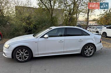 Седан Audi A4 2015 в 