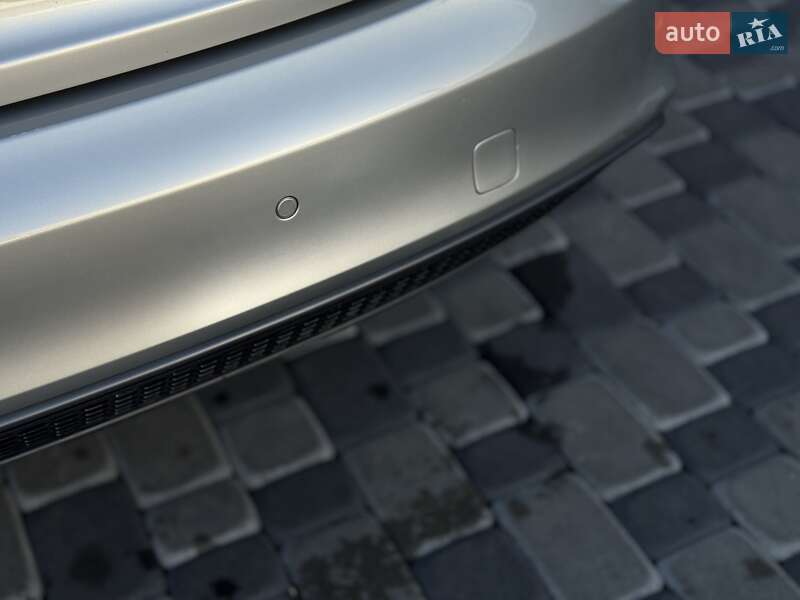 Седан Audi A4 2014 в Львові