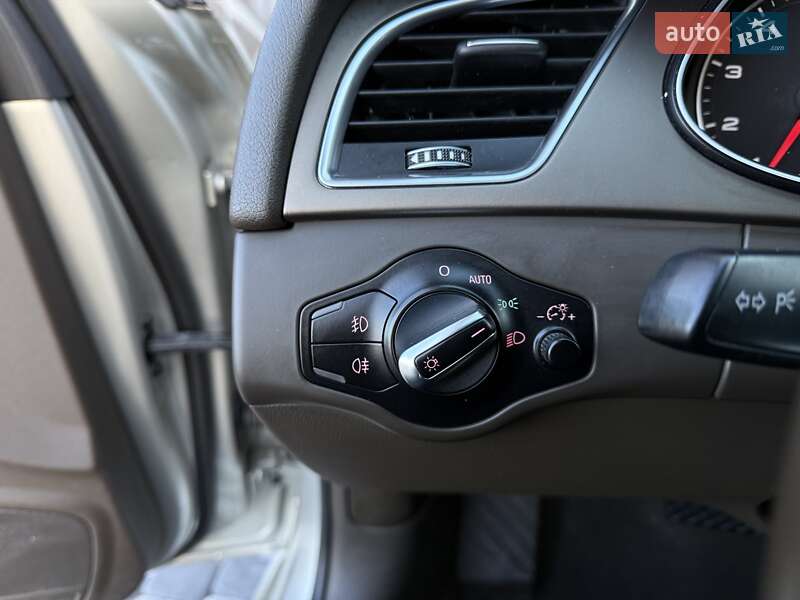 Седан Audi A4 2014 в Львові