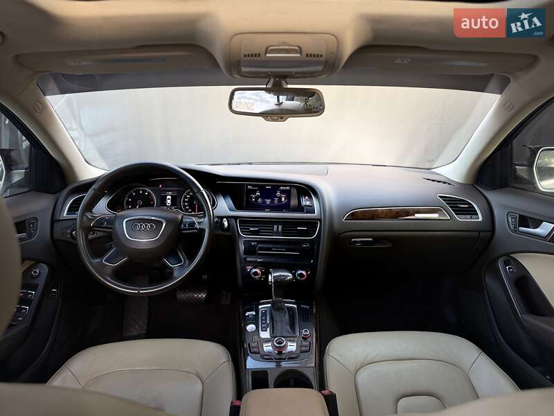 Седан Audi A4 2014 в Львові