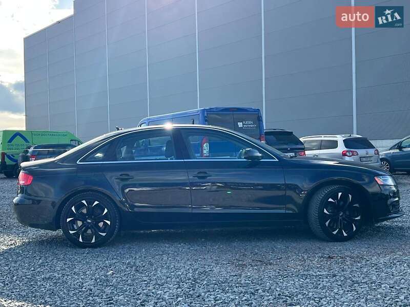 Седан Audi A4 2010 в Львове