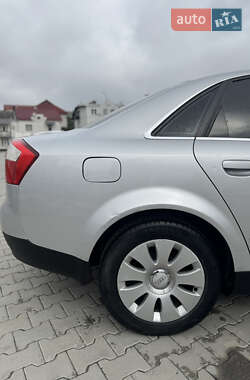 Седан Audi A4 2004 в 
