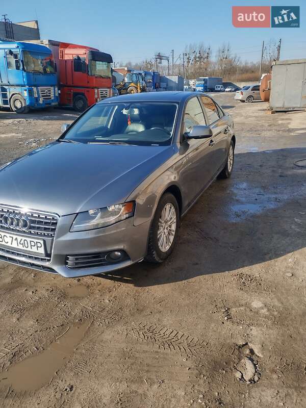 Седан Audi A4 2011 в Львові