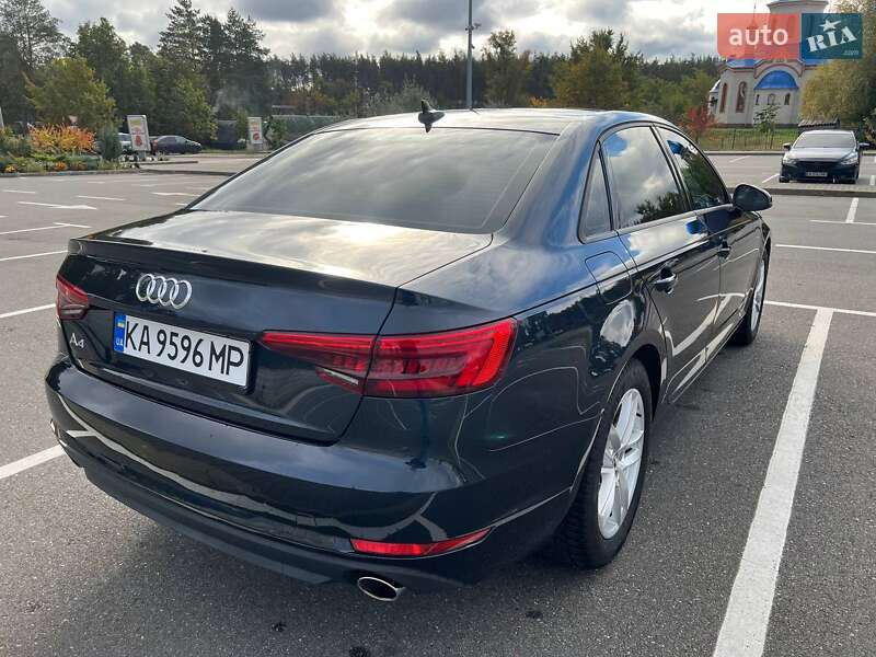 Седан Audi A4 2016 в Киеве