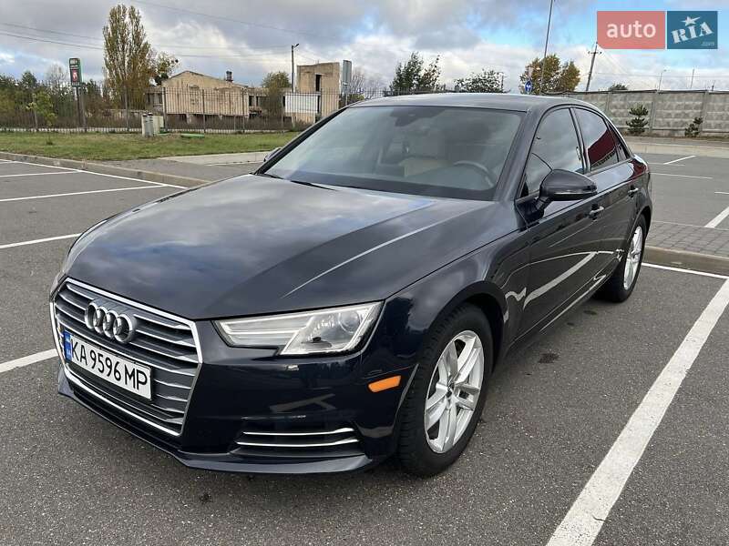 Седан Audi A4 2016 в Киеве