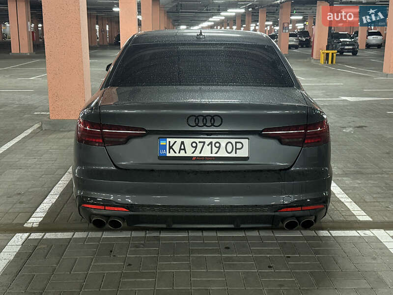 Седан Audi A4 2020 в Києві