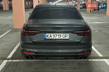 Седан Audi A4 2020 в 