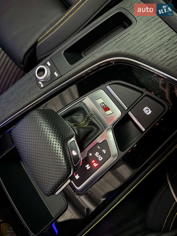 Седан Audi A4 2020 в Києві