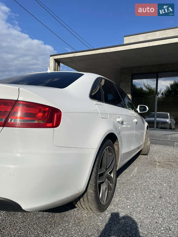 Седан Audi A4 2009 в Дубно