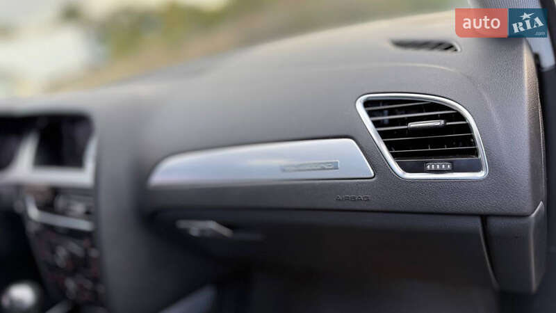 Седан Audi A4 2011 в Львове
