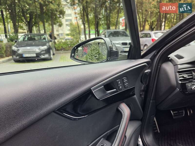 Седан Audi A4 2018 в Львові