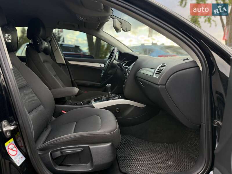 Седан Audi A4 2012 в Львові