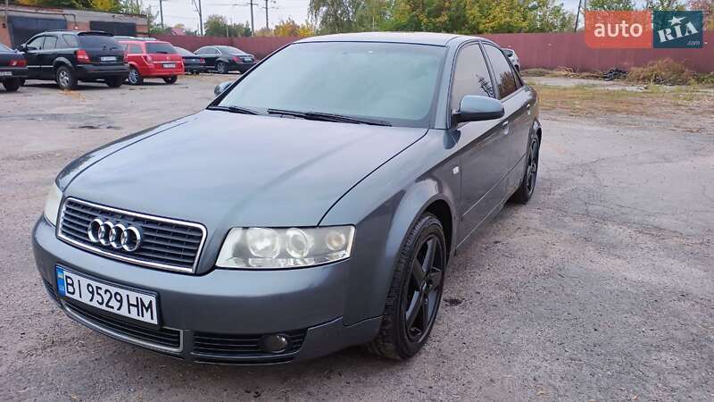 Седан Audi A4 2004 в 