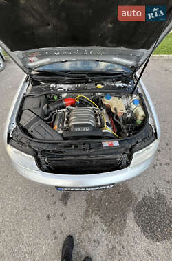 Седан Audi A4 2001 в  Седан Audi A4 2001 в