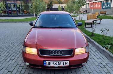 Седан Audi A4 1996 в 
