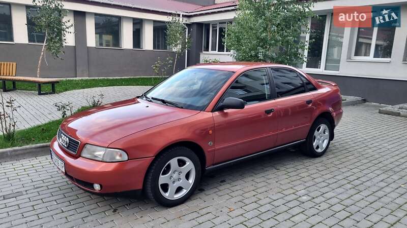 Седан Audi A4 1996 в Луцке