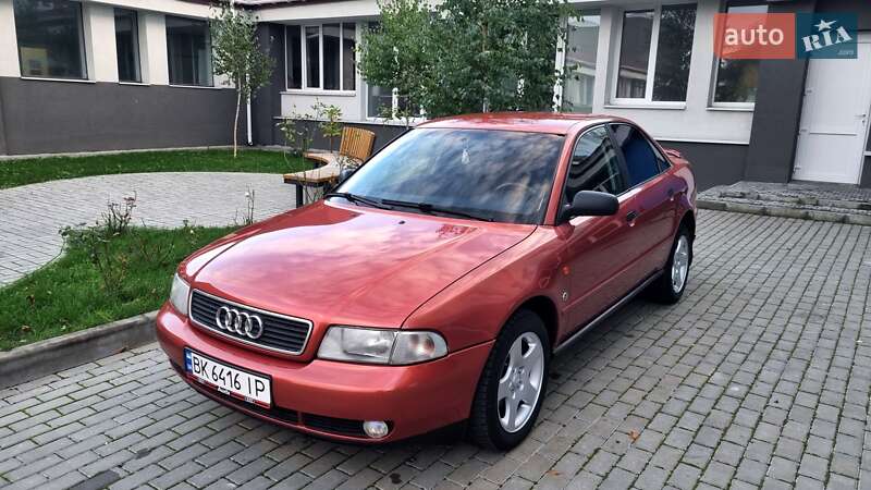 Седан Audi A4 1996 в 
