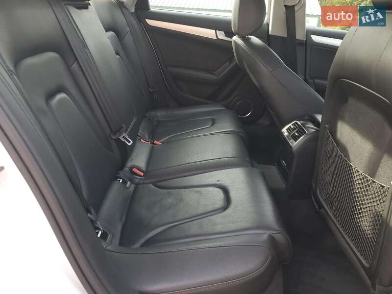 Седан Audi A4 2015 в Львові