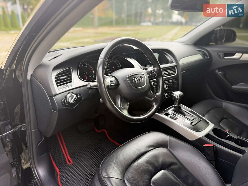 Седан Audi A4 2012 в Харькове