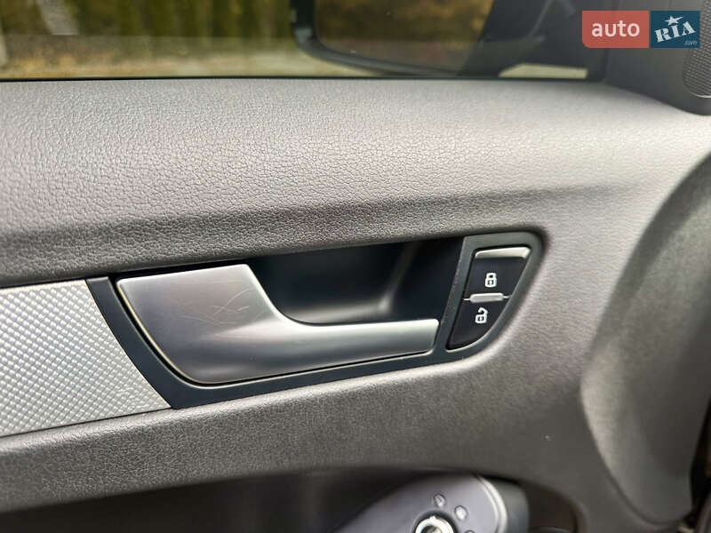 Седан Audi A4 2012 в Харькове