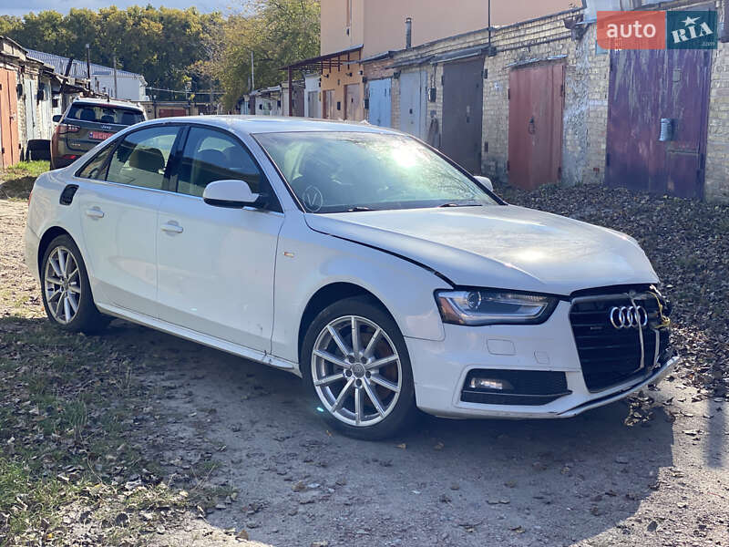 Седан Audi A4 2015 в Киеве