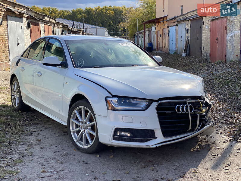 Седан Audi A4 2015 в Киеве