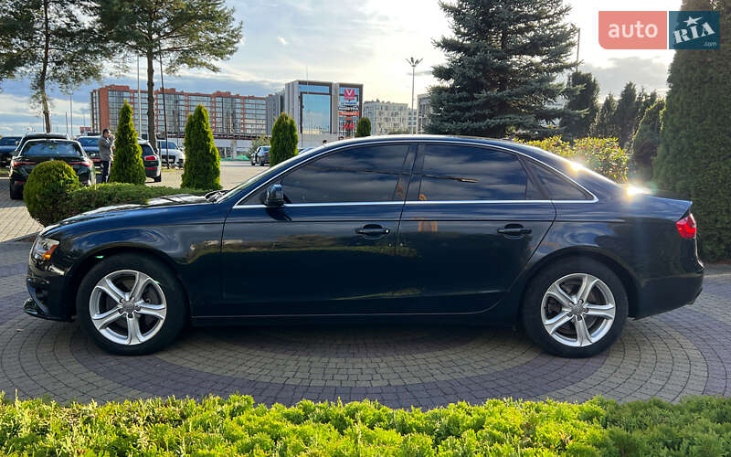 Седан Audi A4 2012 в Львове