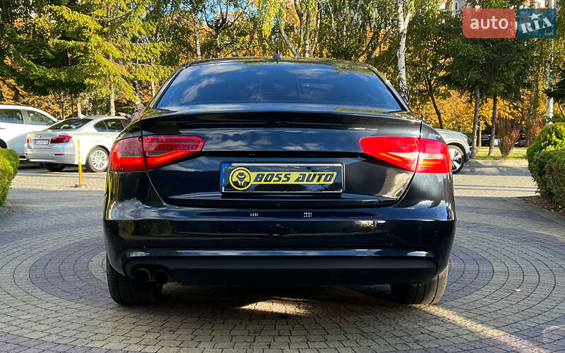 Седан Audi A4 2012 в Львове