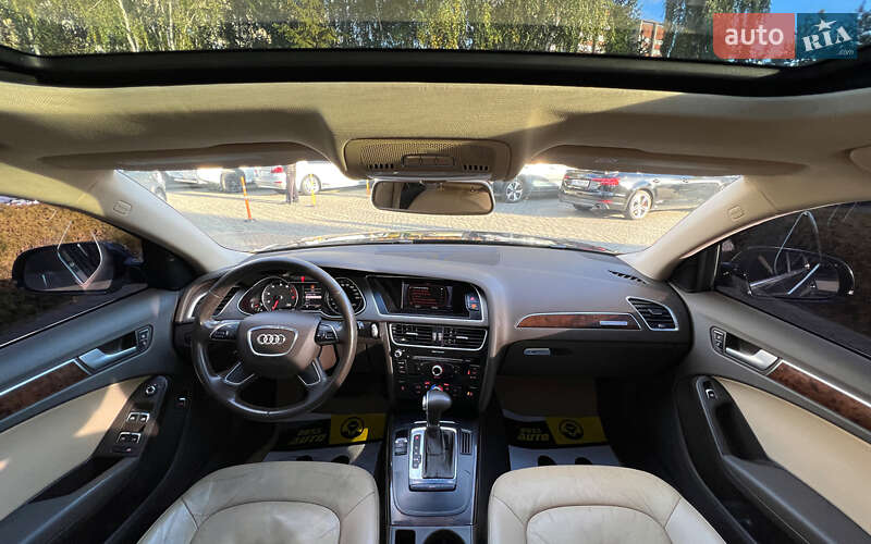 Седан Audi A4 2012 в Львове