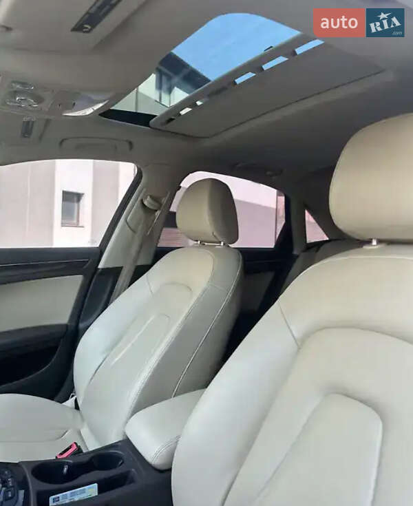 Седан Audi A4 2015 в Львове