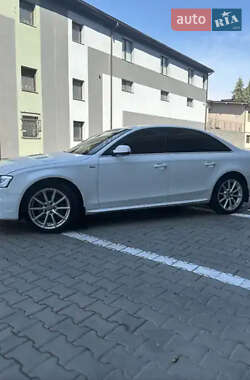 Седан Audi A4 2015 в 