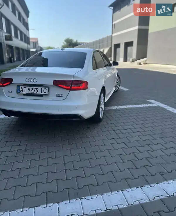 Седан Audi A4 2015 в Львове