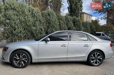 Седан Audi A4 2012 в  фото 4 Седан Audi A4 2012 в