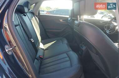 Седан Audi A4 2018 в 