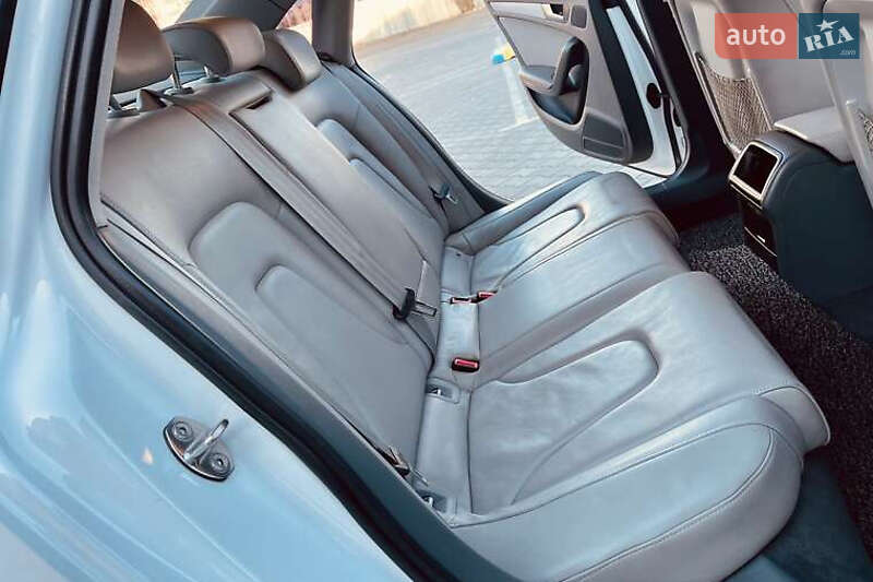 Седан Audi A4 2015 в Киеве