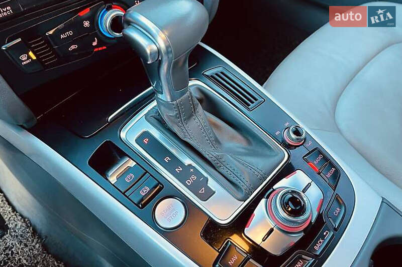 Седан Audi A4 2015 в Киеве