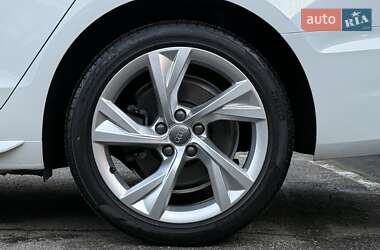 Седан Audi A4 2020 в 