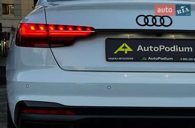 Седан Audi A4 2020 в 