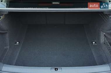 Седан Audi A4 2020 в 