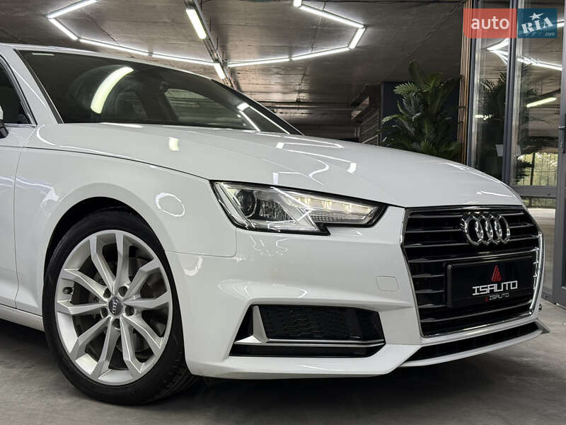 Седан Audi A4 2018 в Одессе